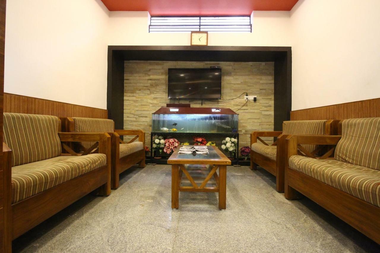 Oyo Flagship 30734 Jeevan Lodge ชิโมกา ภายนอก รูปภาพ