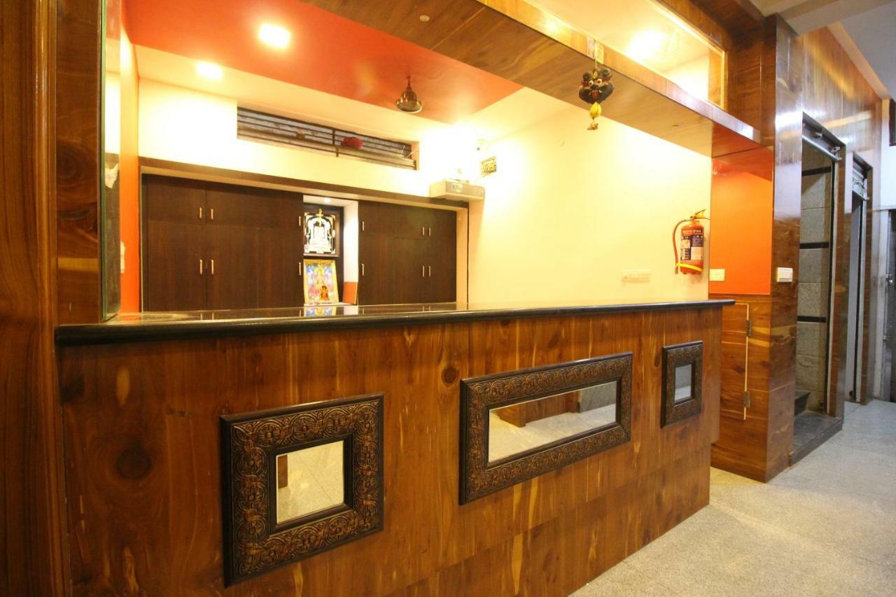 Oyo Flagship 30734 Jeevan Lodge ชิโมกา ภายนอก รูปภาพ