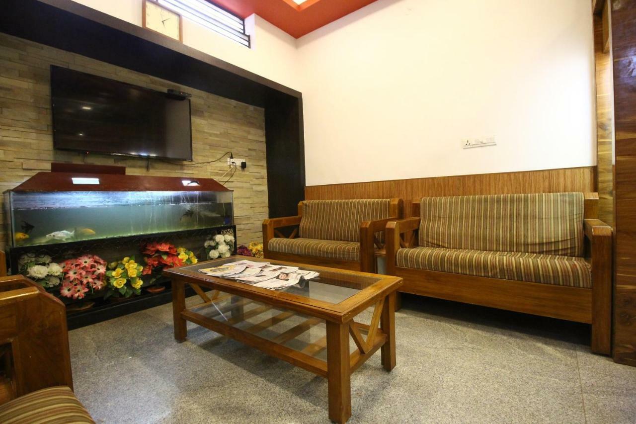 Oyo Flagship 30734 Jeevan Lodge ชิโมกา ภายนอก รูปภาพ